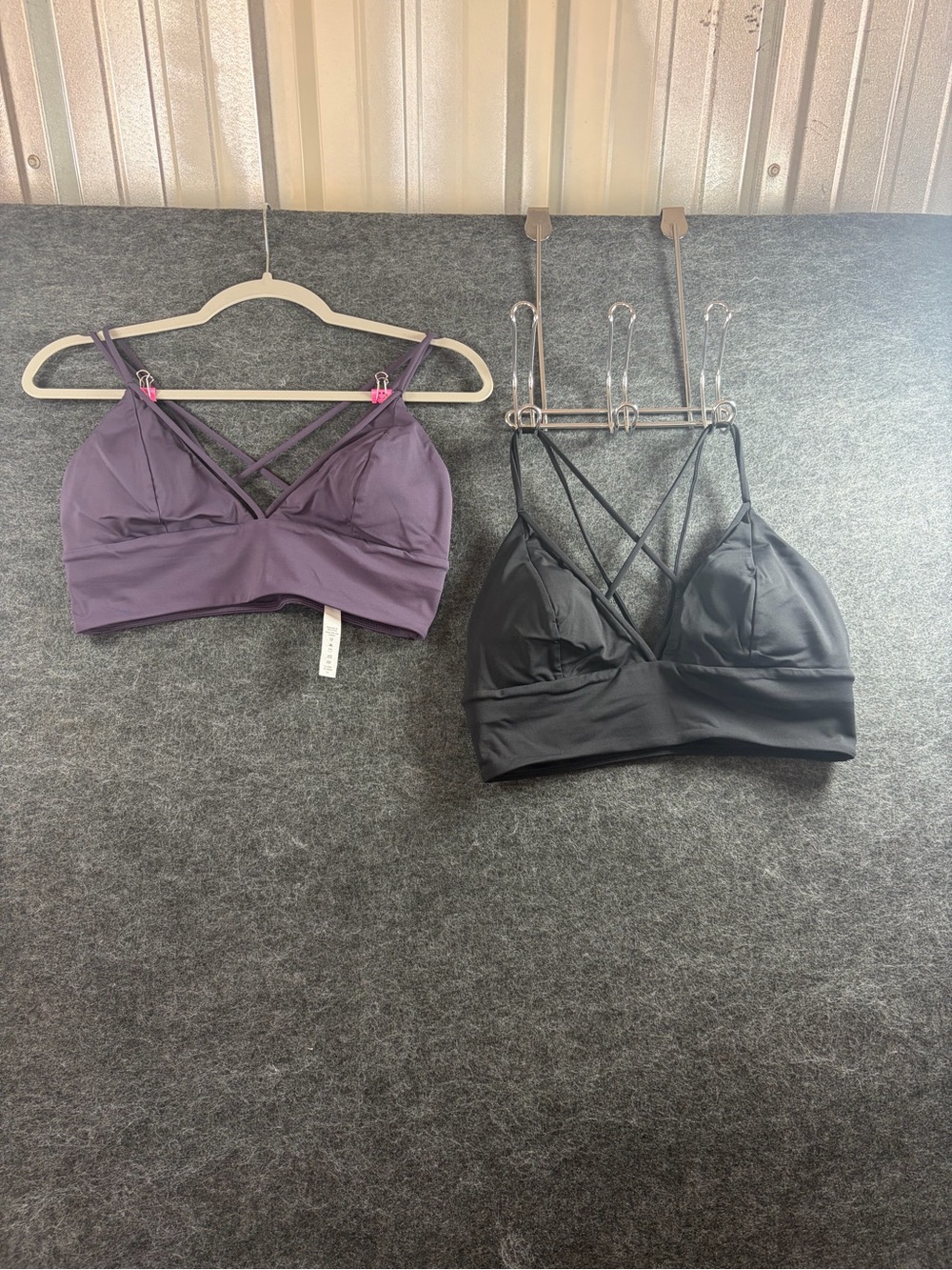 Lululemon Women’s Sports Bra Lot of 2 Size 10 Bra Pads Included Black & Plum
